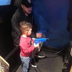 Meet your Posher, Noey